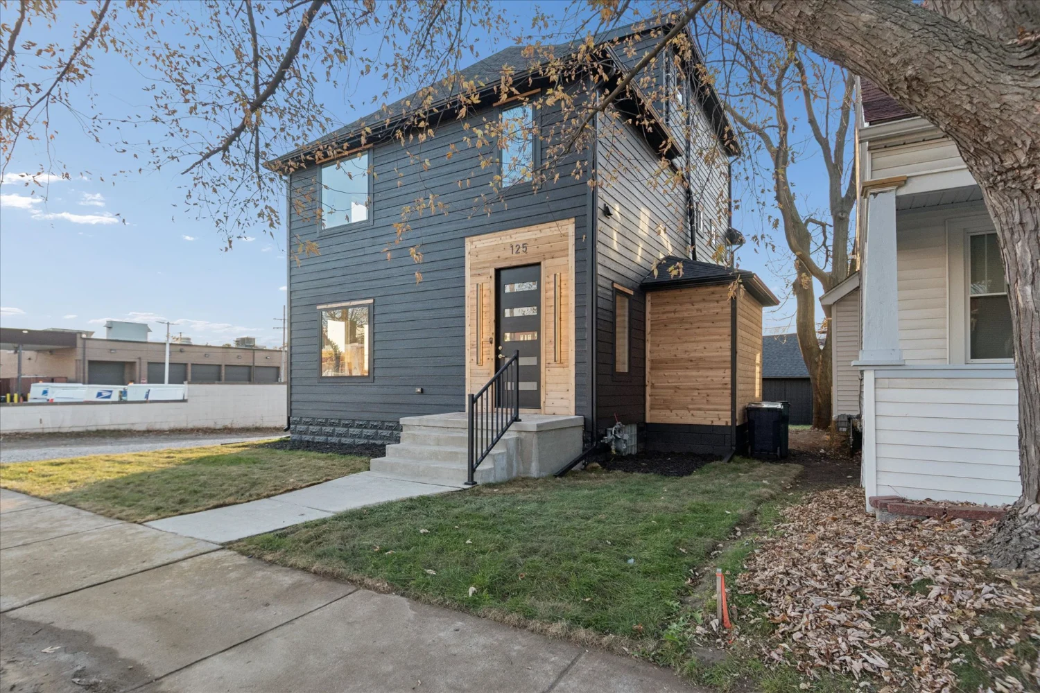 04-125 N Washington Ave-WindowStill-Photography