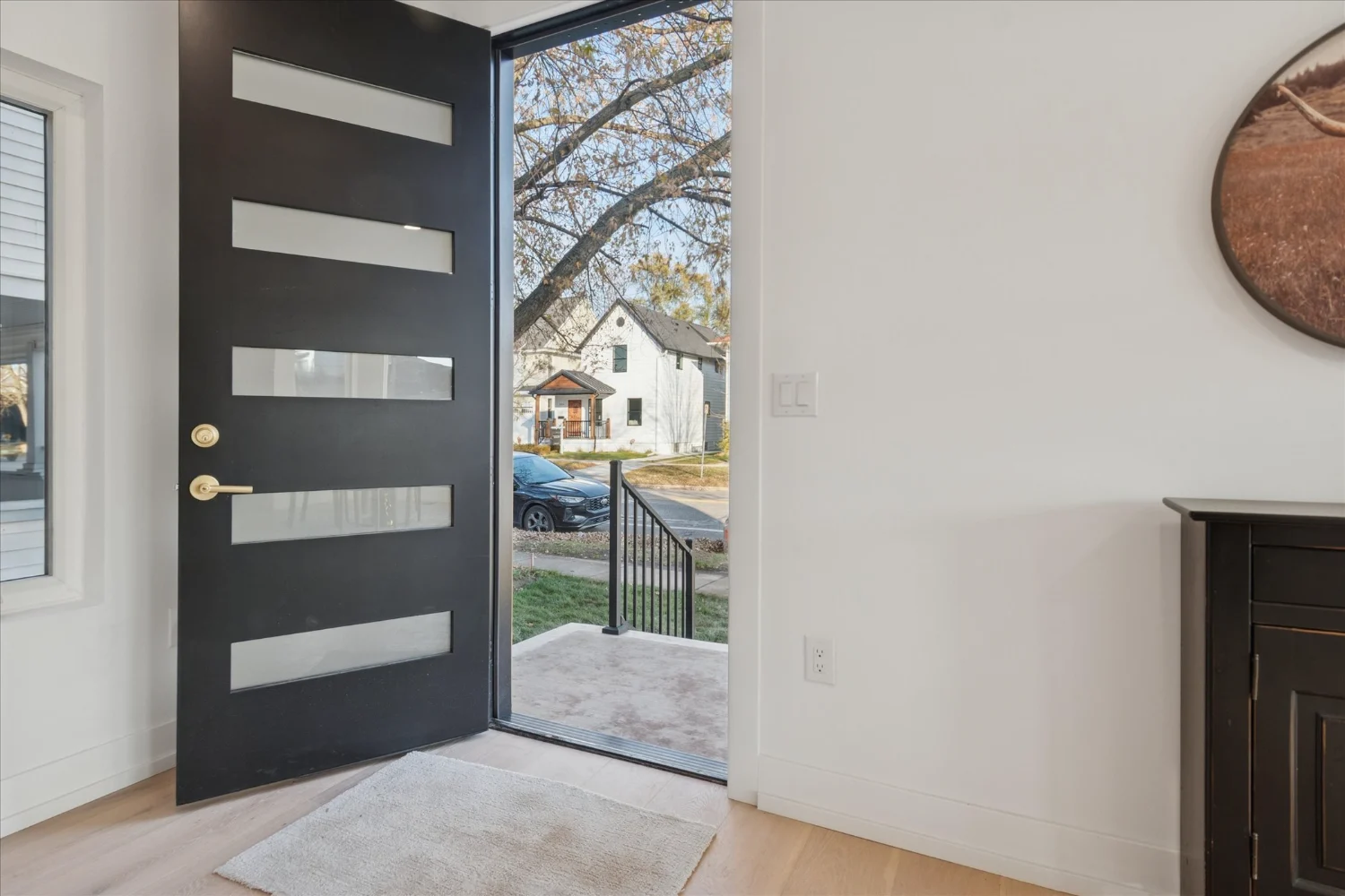 05-125 N Washington Ave-WindowStill-Photography