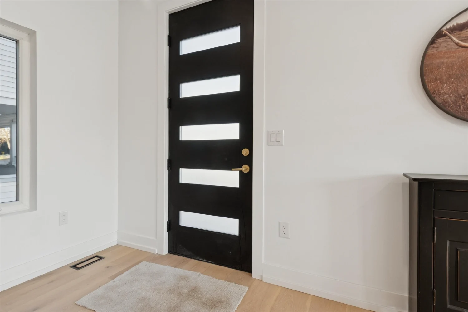 06-125 N Washington Ave-WindowStill-Photography