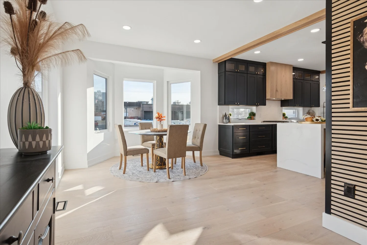 07-125 N Washington Ave-WindowStill-Photography