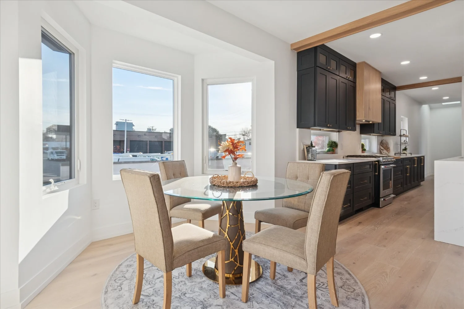 08-125 N Washington Ave-WindowStill-Photography