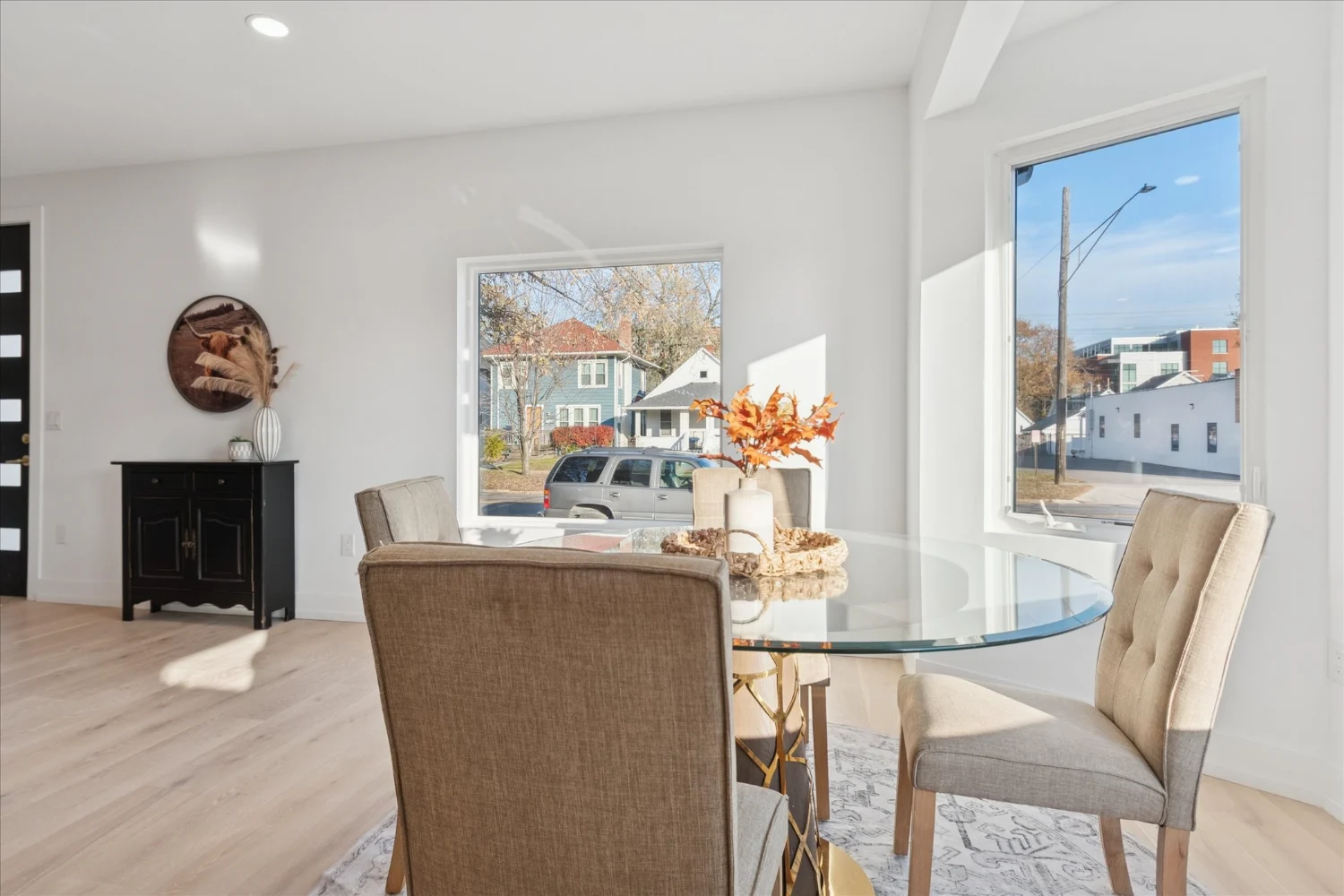 09-125 N Washington Ave-WindowStill-Photography