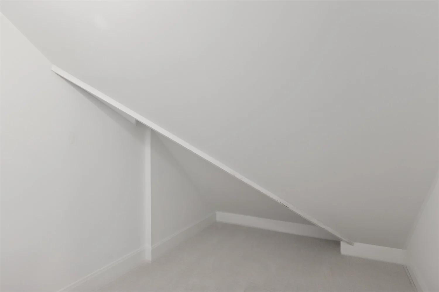 42-125 N Washington Ave-WindowStill-Photography