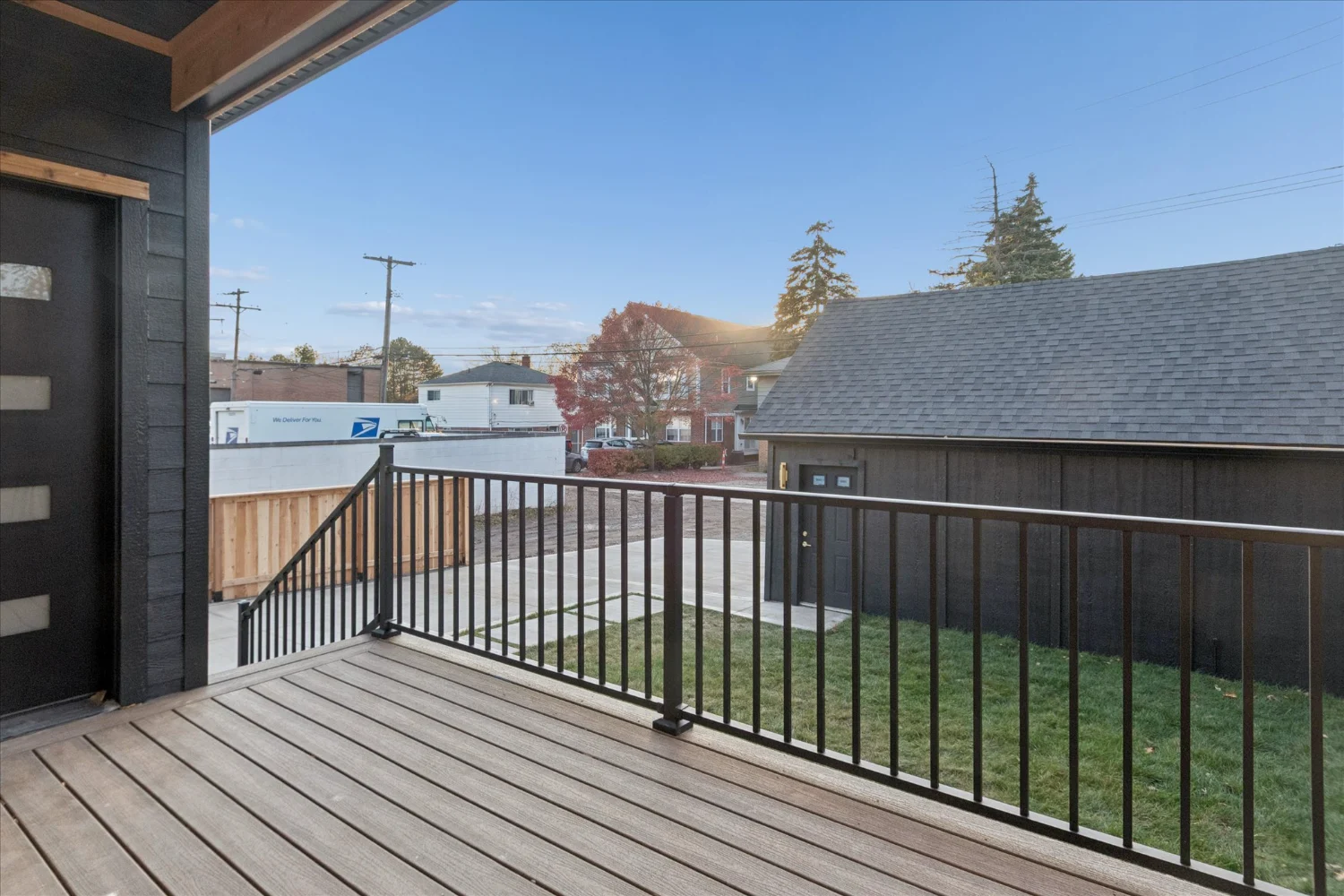 51-125 N Washington Ave-WindowStill-Photography