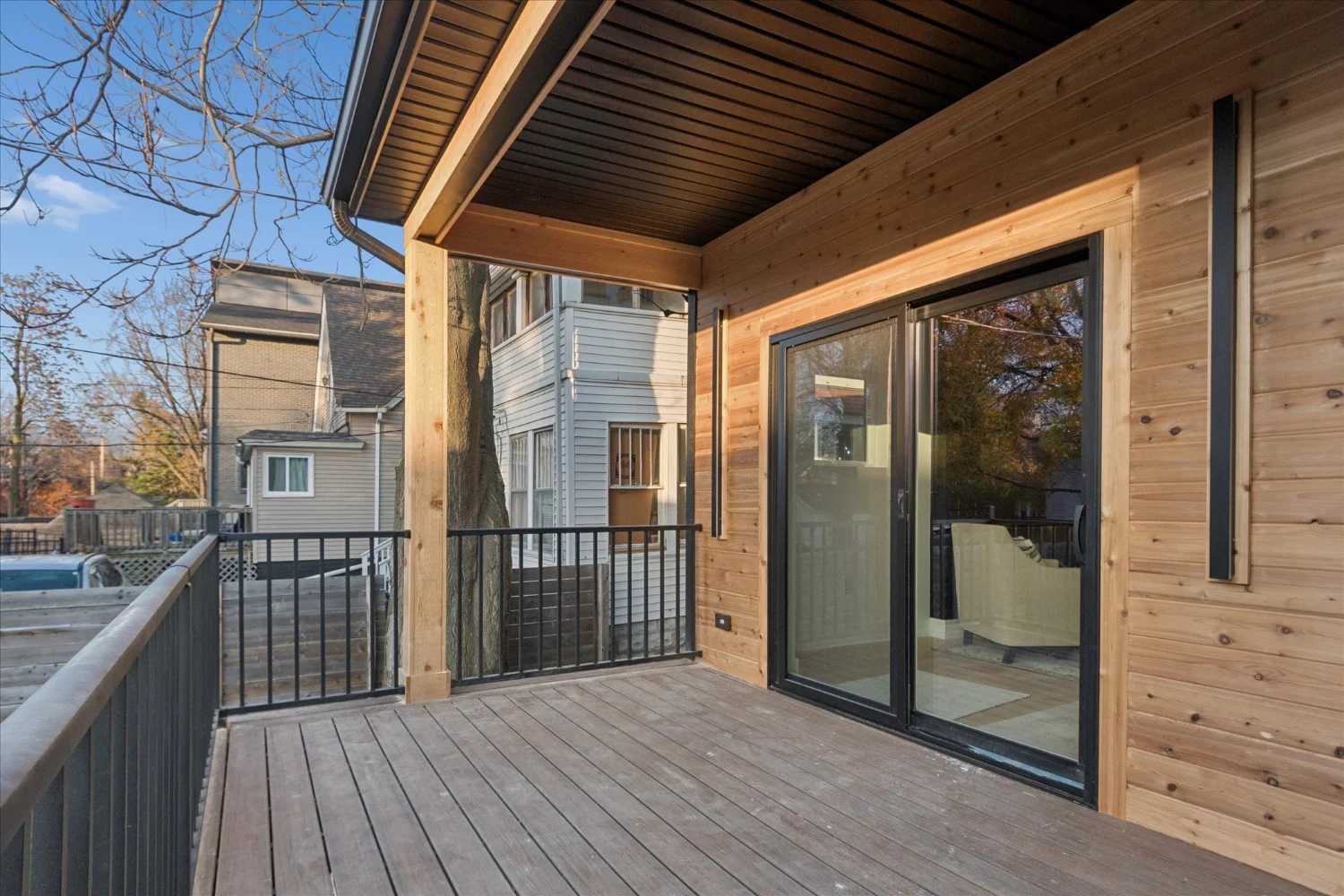 52-125 N Washington Ave-WindowStill-Photography