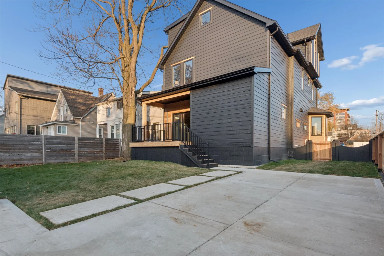 55-125 N Washington Ave-WindowStill-Photography